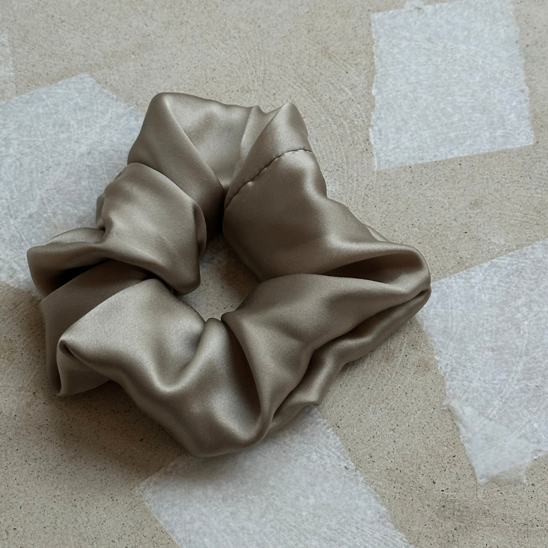 Stor scrunchie i 100% mulberry silke