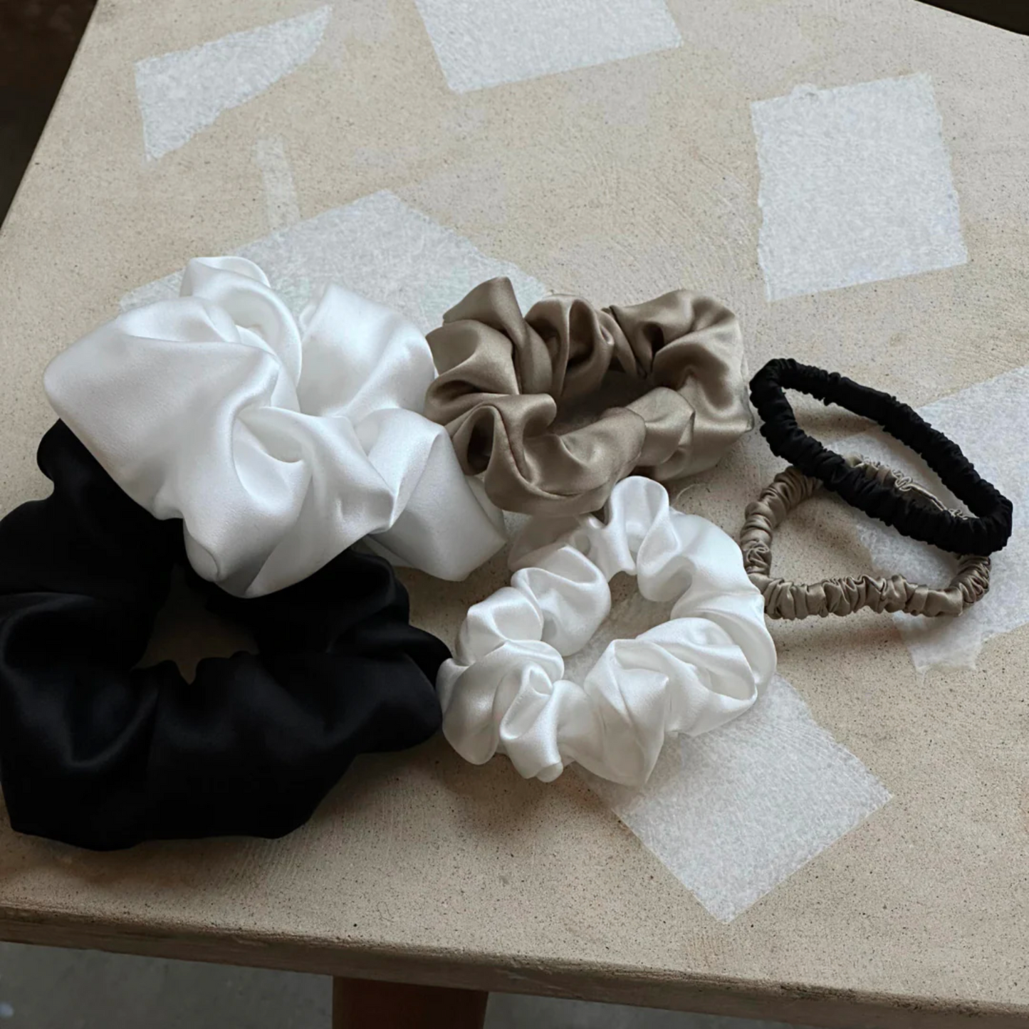 Medium scrunchie i 100% mulberry silke